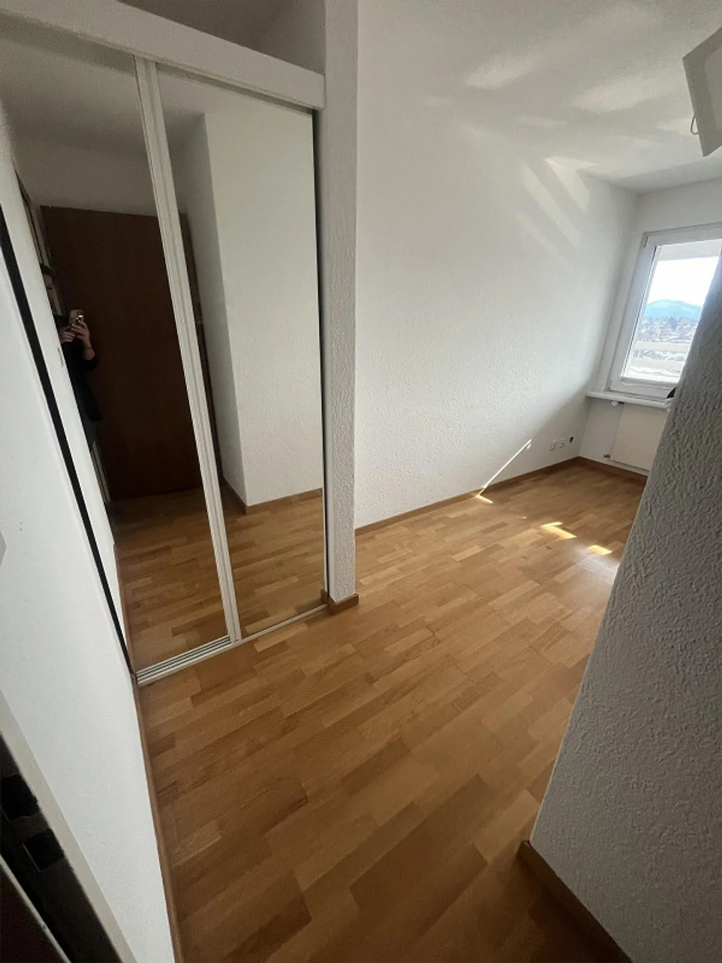 Dans le Metropol - Appartement de 4,5 pièces avec vue imprenable - Photo 13 sur 20