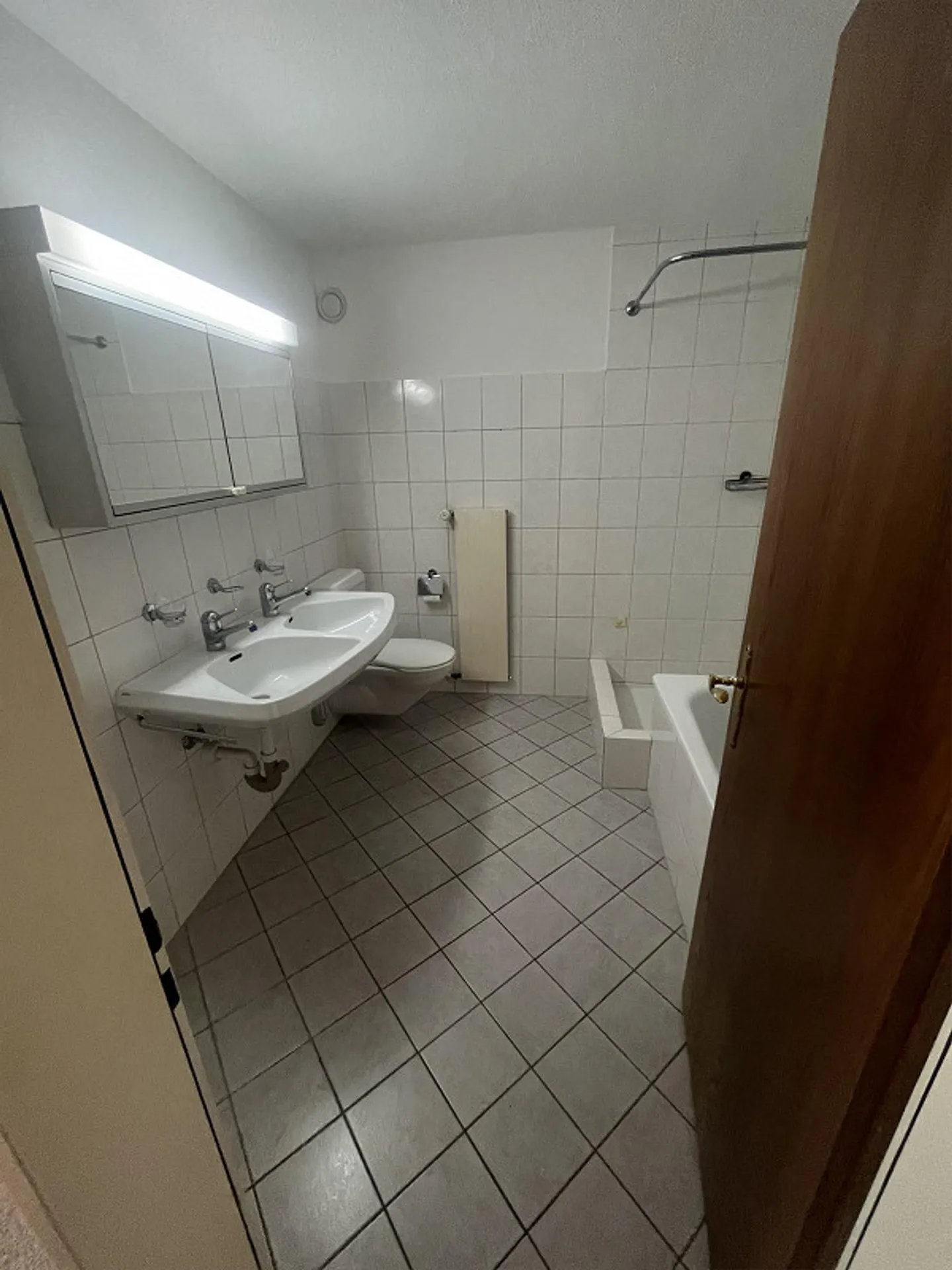 Dans le Metropol - Appartement de 4,5 pièces avec vue imprenable - Photo 12 sur 20