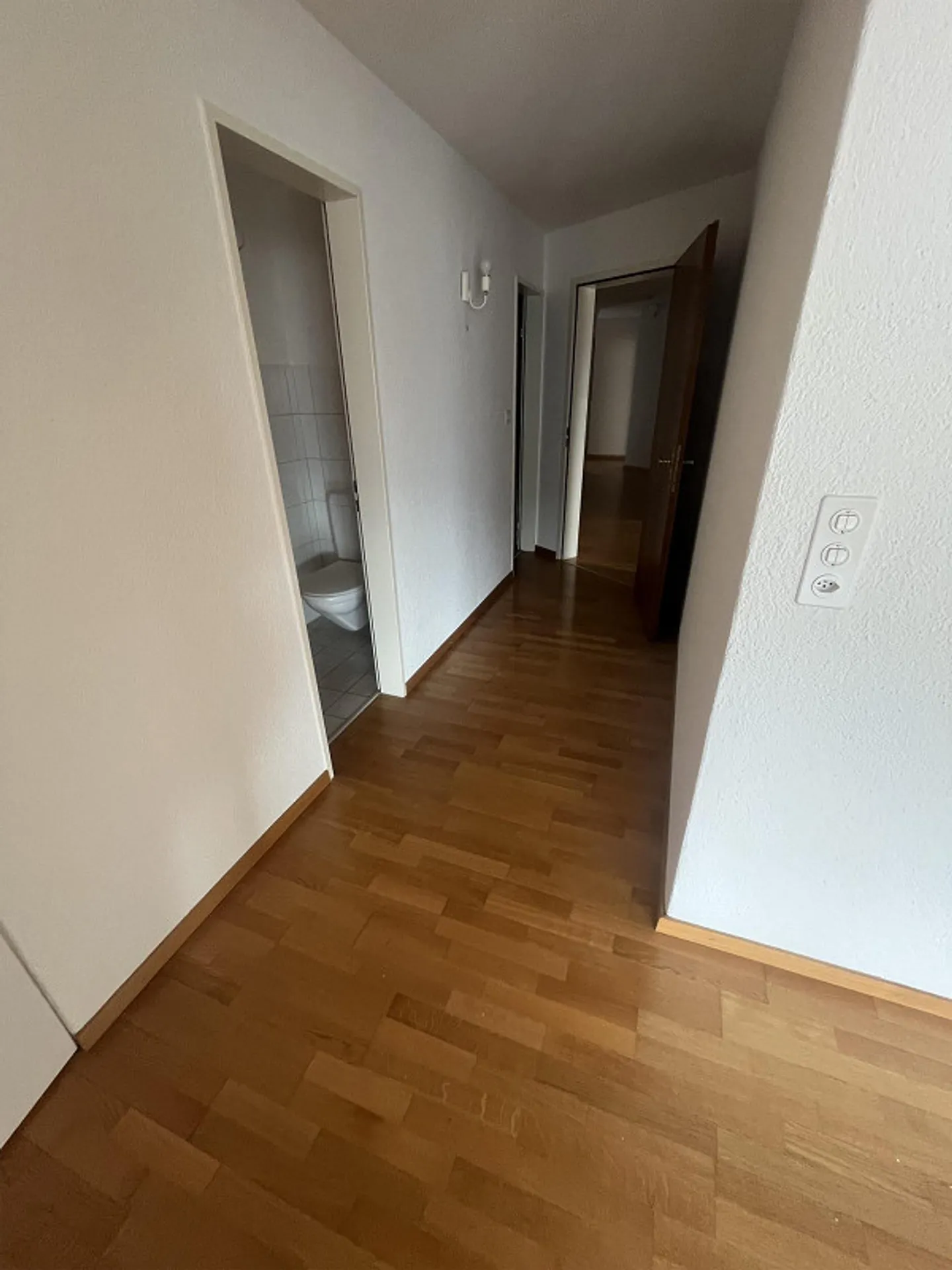 Dans le Metropol - Appartement de 4,5 pièces avec vue imprenable - Photo 17 sur 20