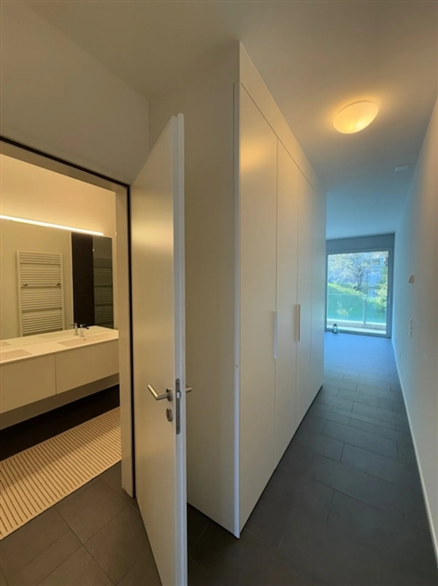 SPACIOUS AND MODERN OFFICE OF 160 M2 - VERY CENTRAL - Photo 8 of 14