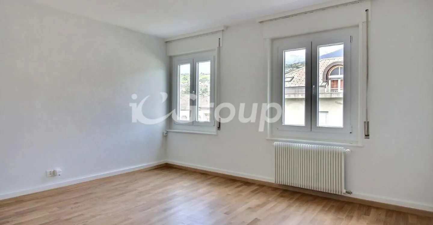 Beautiful renovated 3-room apartment for rent in Sion - Photo 1 of 6