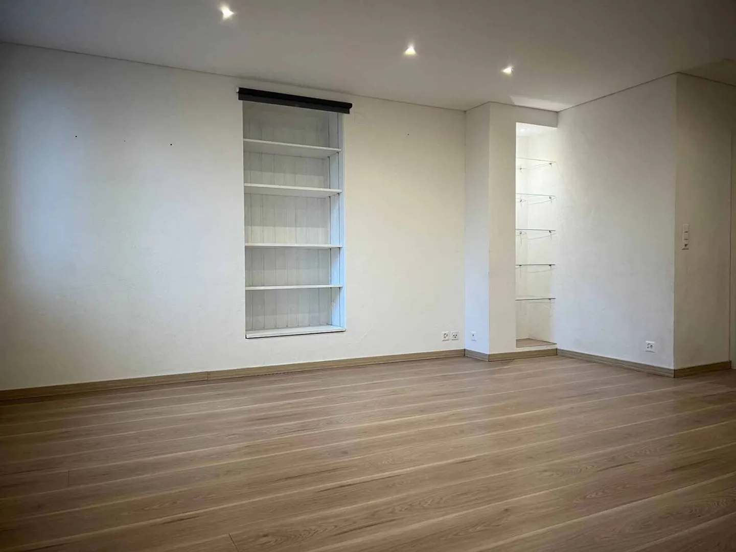 Charming semi-detached house with 4½ rooms, garden, and parking spaces - Photo 4 of 13