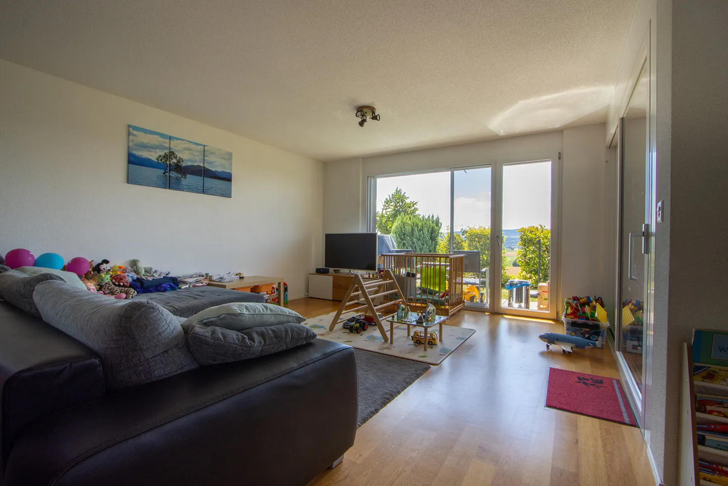 Modern 5.5-Room Apartment - Photo 4 of 13