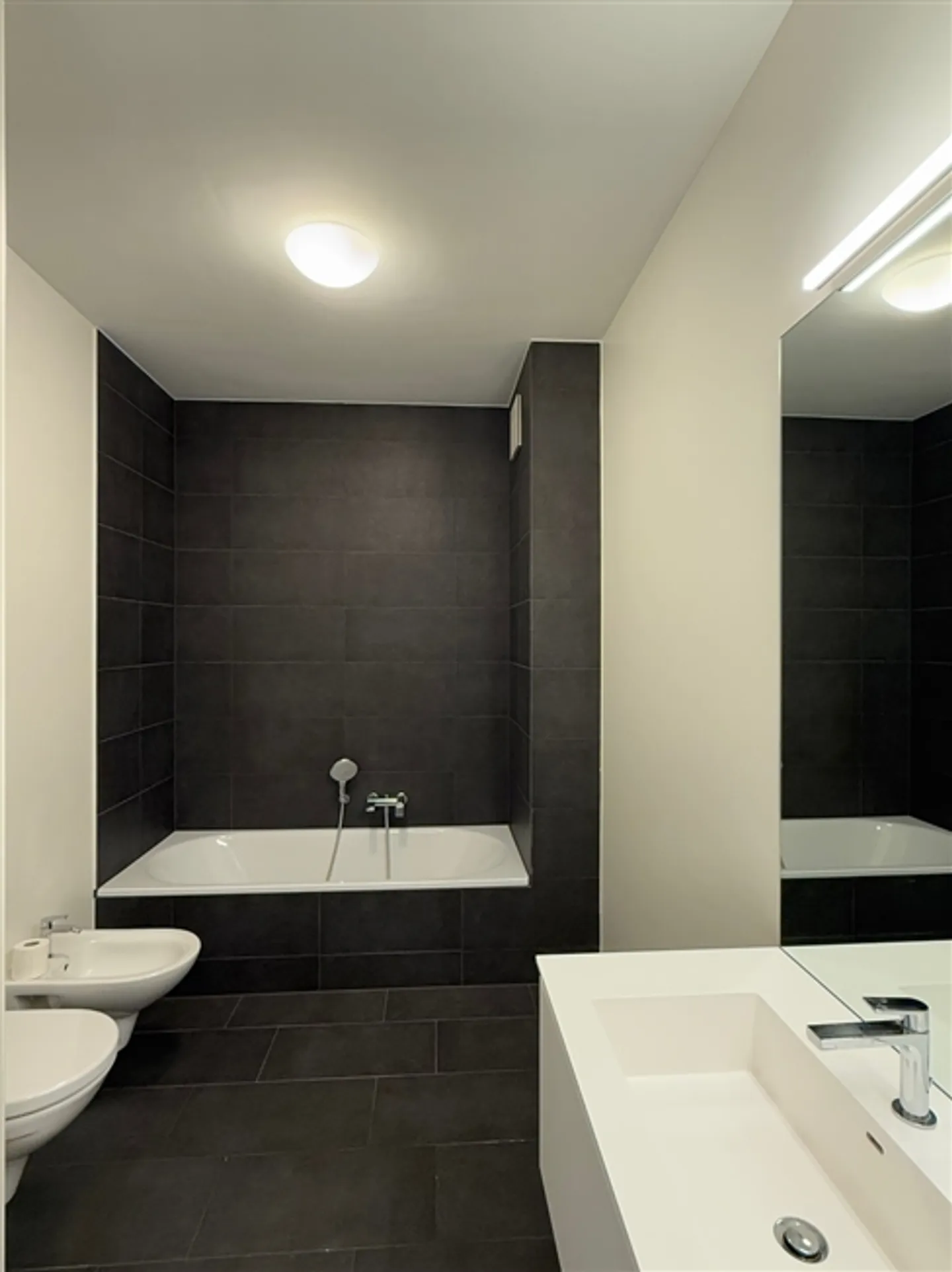 SPACIOUS AND MODERN OFFICE OF 160 M2 - VERY CENTRAL - Photo 11 of 14