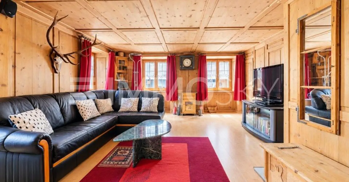 Charaktervolles 3-Familienhaus mit viel Gestaltungsspielraum - Foto 1 di 4