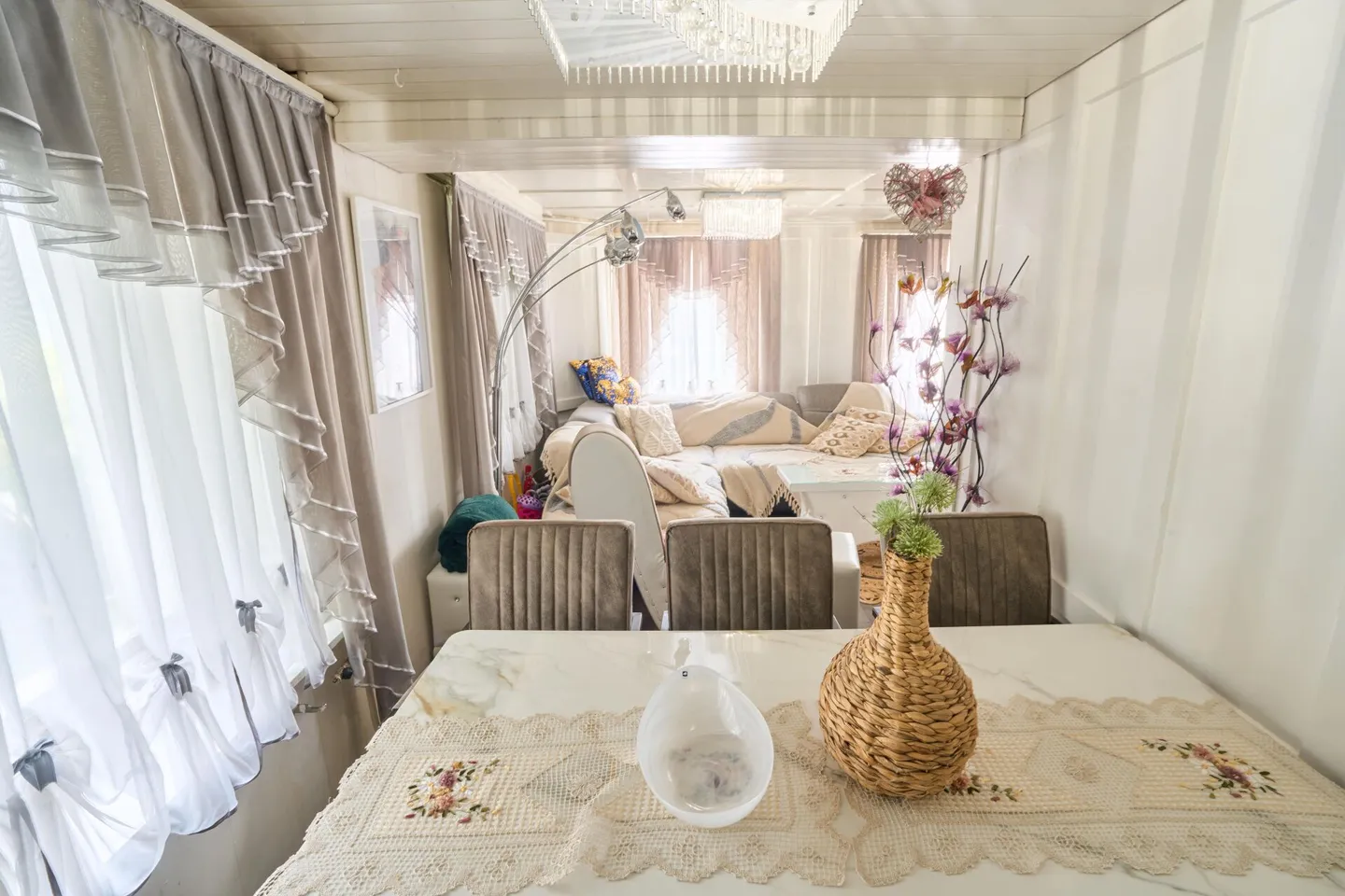 Un paradis pour les artisans : maison individuelle à rénover dans un emplacement central - Photo 3 sur 12
