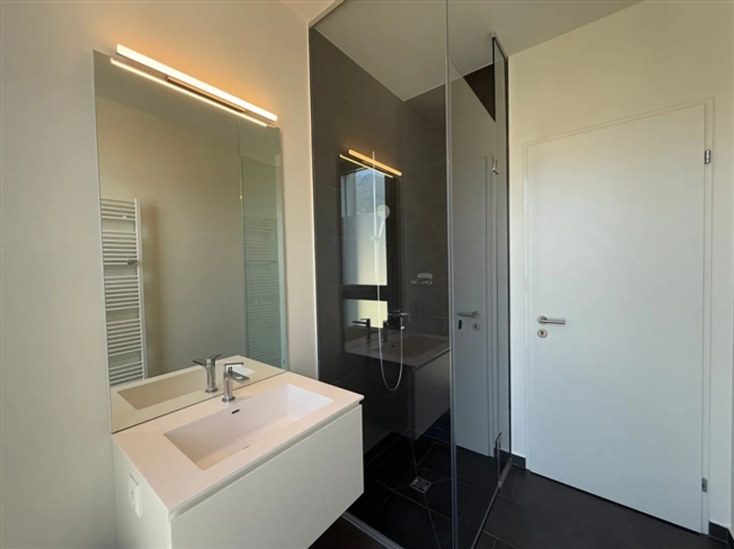 SPACIOUS AND MODERN OFFICE OF 160 M2 - VERY CENTRAL - Photo 13 of 14