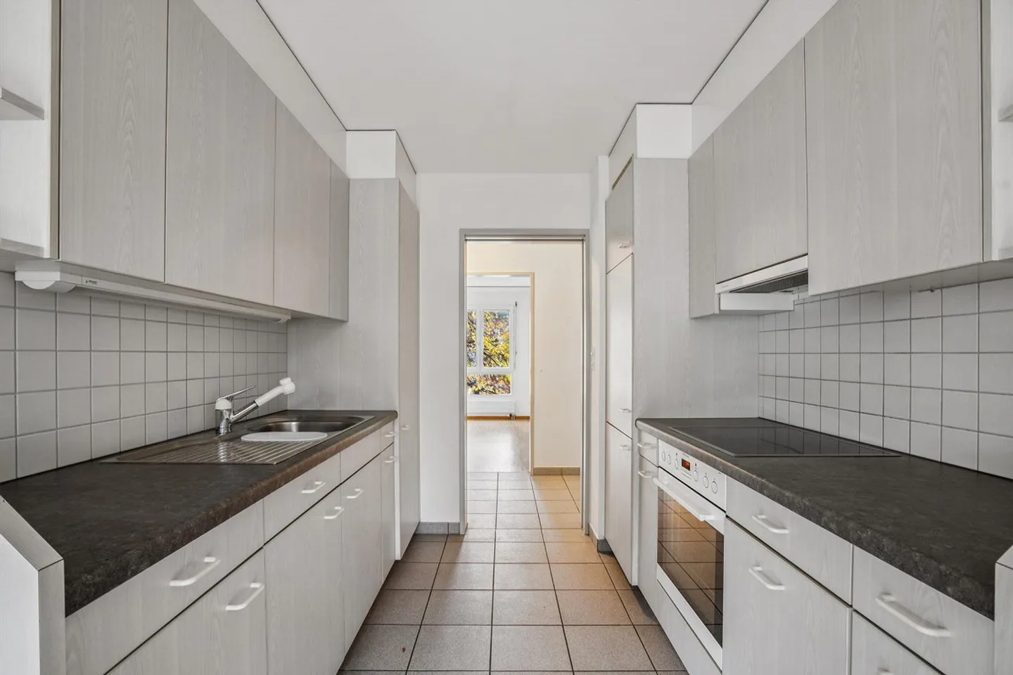 Sunny apartment near St. Fiden train station - Photo 6 of 10