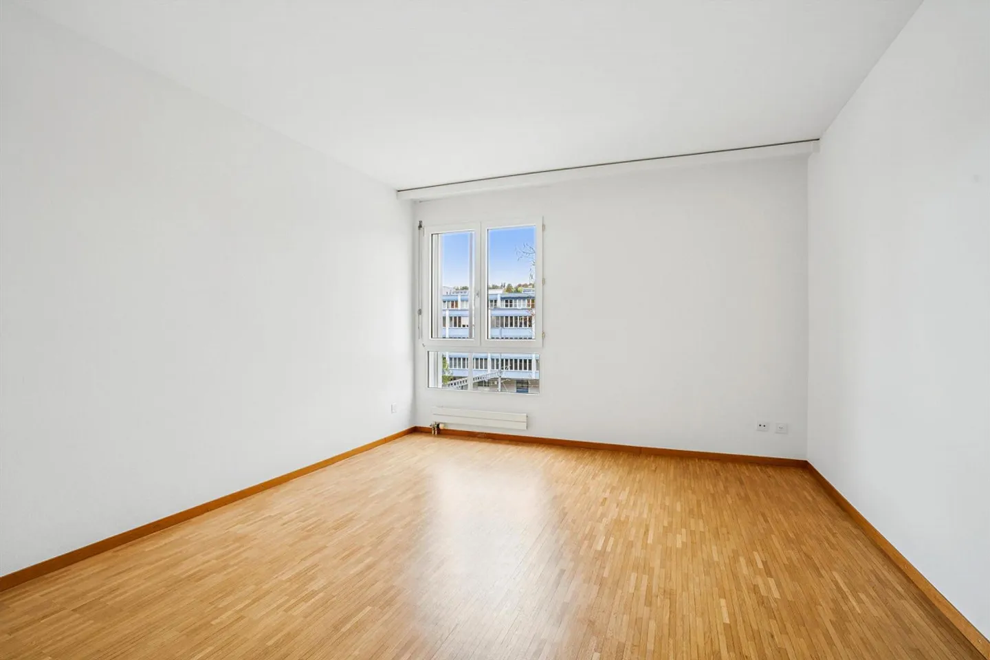 Sunny apartment near St. Fiden train station - Photo 9 of 10