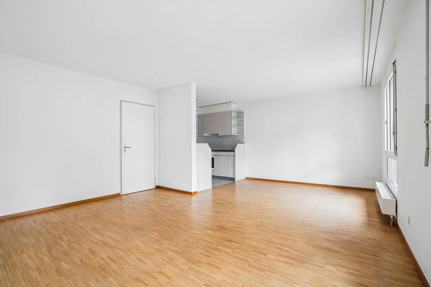 Sunny apartment near St. Fiden train station - Photo 4 of 10