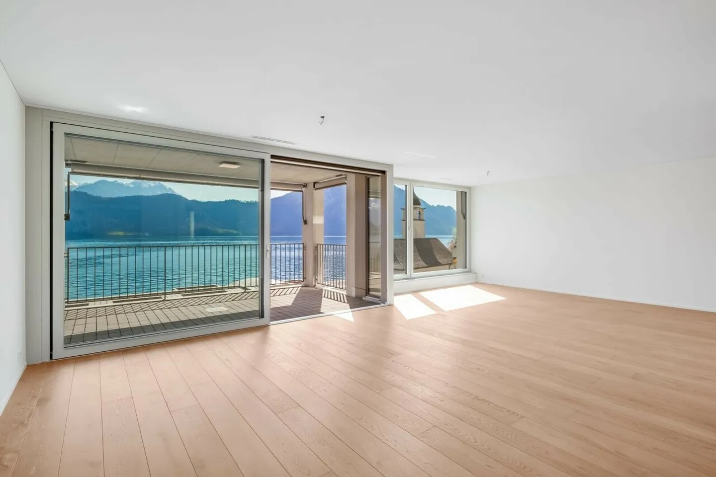 Una perla nel villaggio con vista lago da sogno - Foto 3 di 9