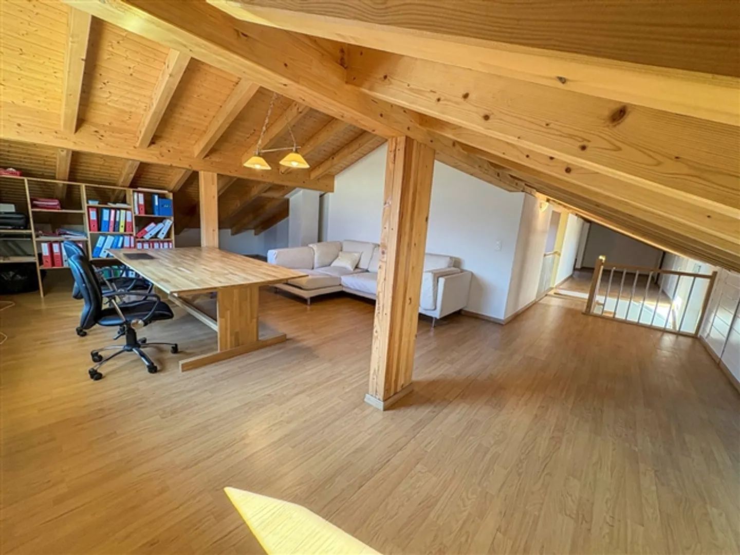 Ardon - Villa spaziosa con 4 appartamenti, ideale per famiglie o investitori - Foto 7 di 13