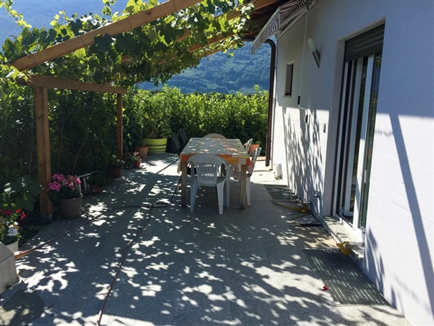 Ardon - Villa spaziosa con 4 appartamenti, ideale per famiglie o investitori - Foto 10 di 13