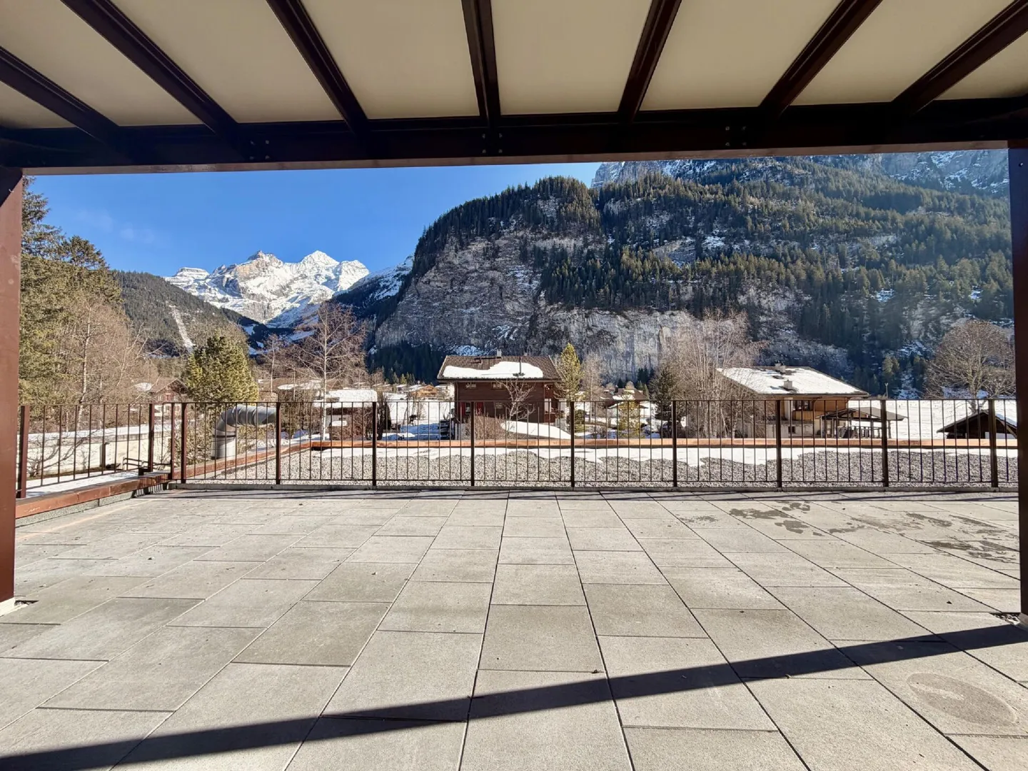 Emménagez dès maintenant : Appartement moderne de 3,5 pièces avec terrasse ensoleillée et vue sur la montagne - Photo 11 sur 13