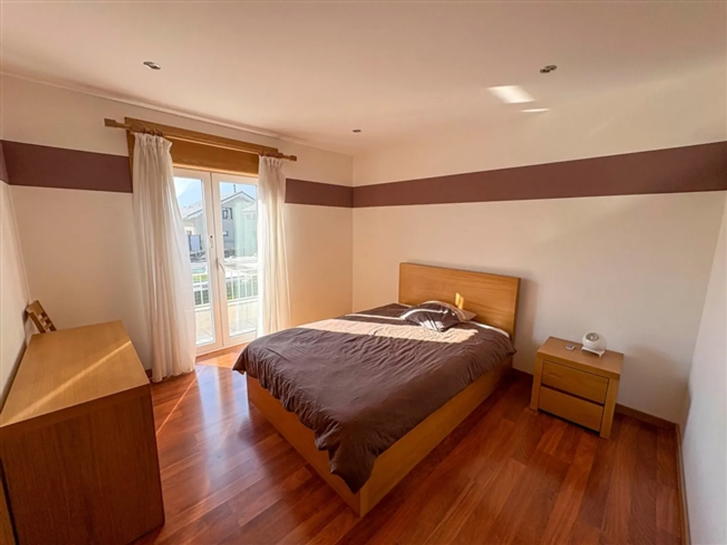 Ardon - Villa spaziosa con 4 appartamenti, ideale per famiglie o investitori - Foto 13 di 13