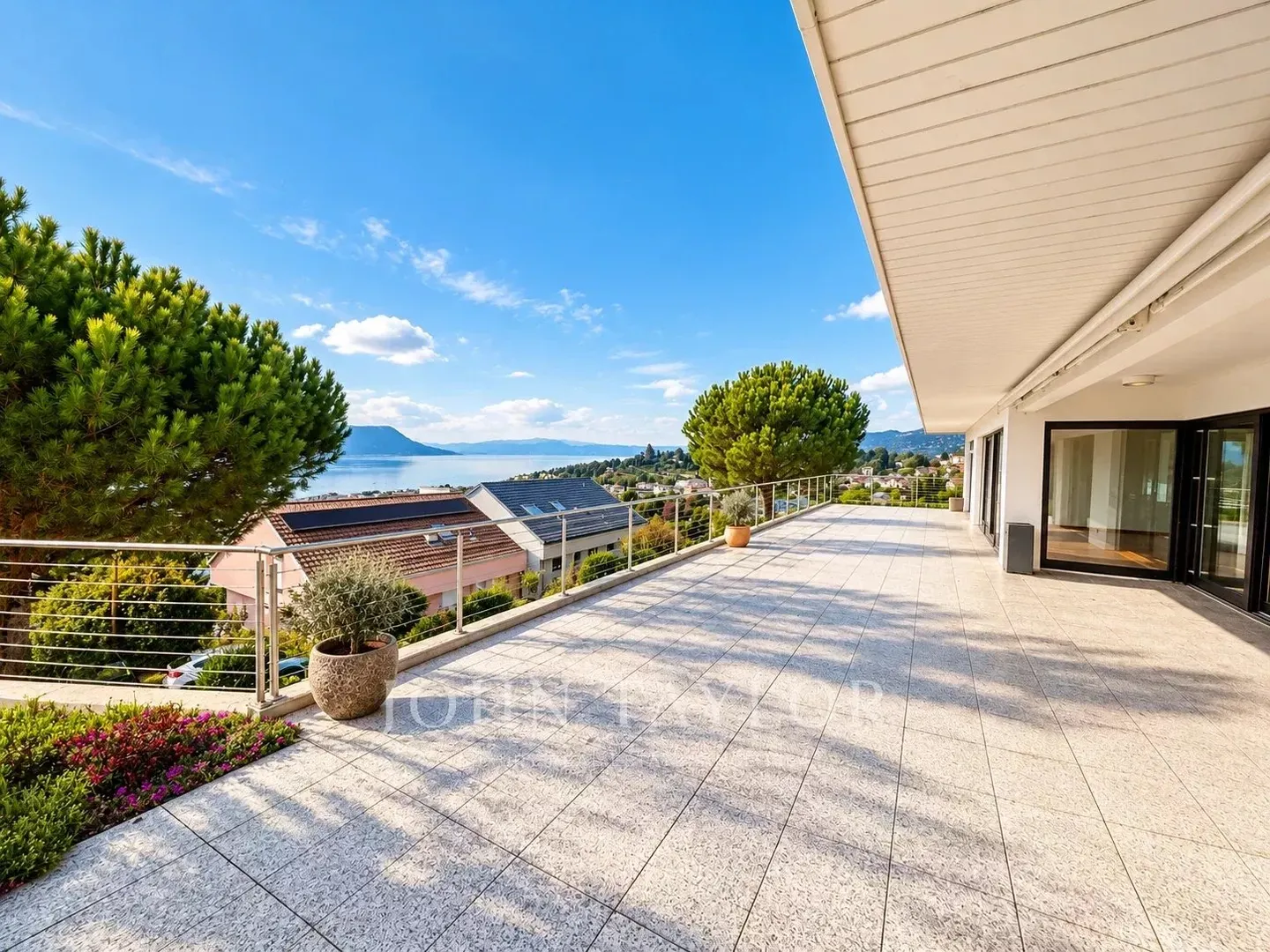 Elegante Detached Villa mit Seeblick - Foto 18 von 19