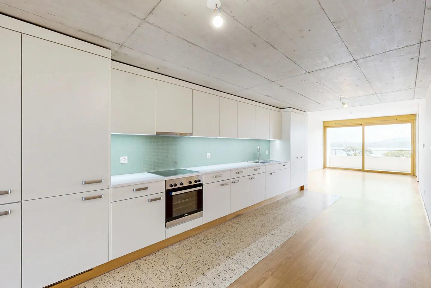 Appartement lumineux avec vue - Photo 2 sur 10