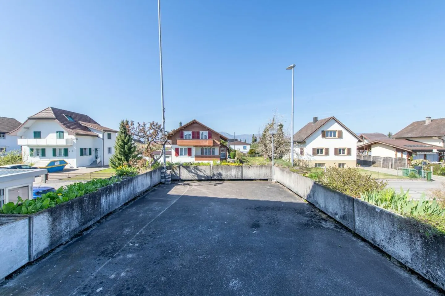 Grosszügig leben, individuell gestalten - Haus mit 3 Garagen & Gartenidylle - Foto 26 von 34