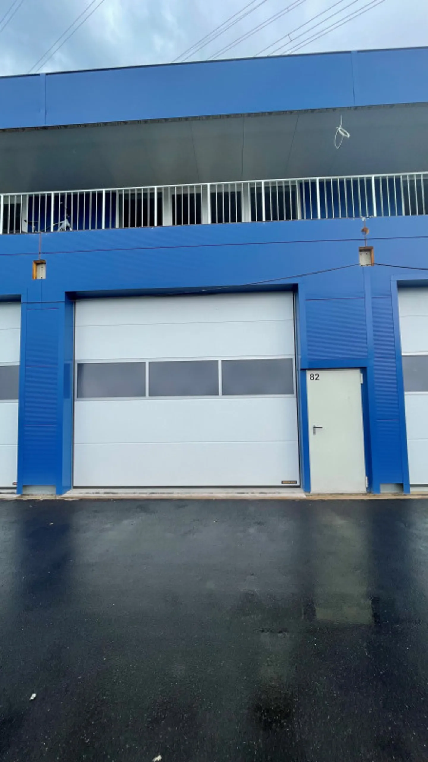 Box Polivalente nella Zona Industriale di Villeneuve - Foto 2 di 2