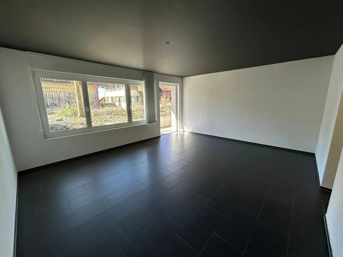 Vielseitiger Gewerberaum in Aeugst - Foto 1 von 8