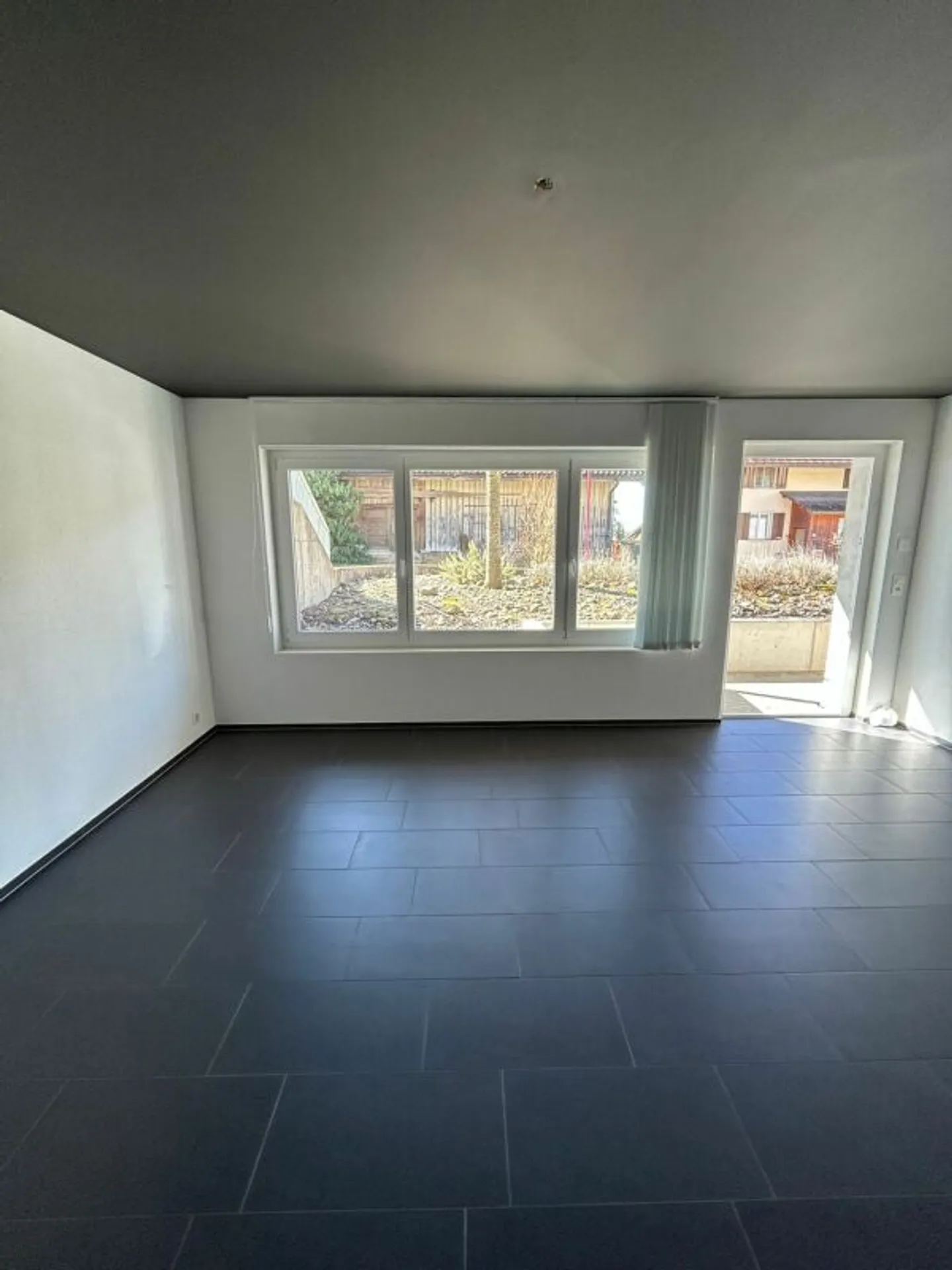 Vielseitiger Gewerberaum in Aeugst - Foto 2 von 8