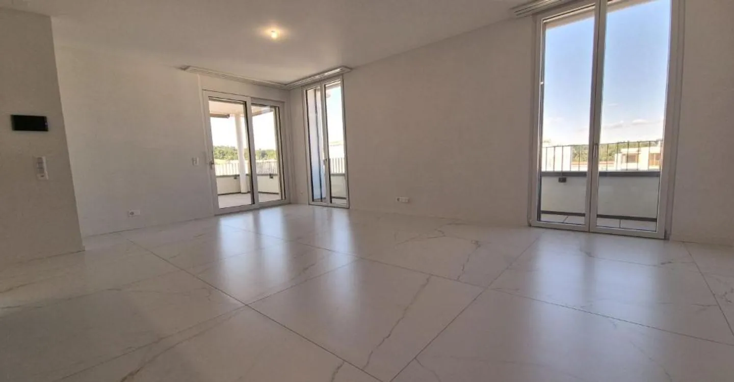 Appartement en Attique avec Balcon - Photo 2 sur 8