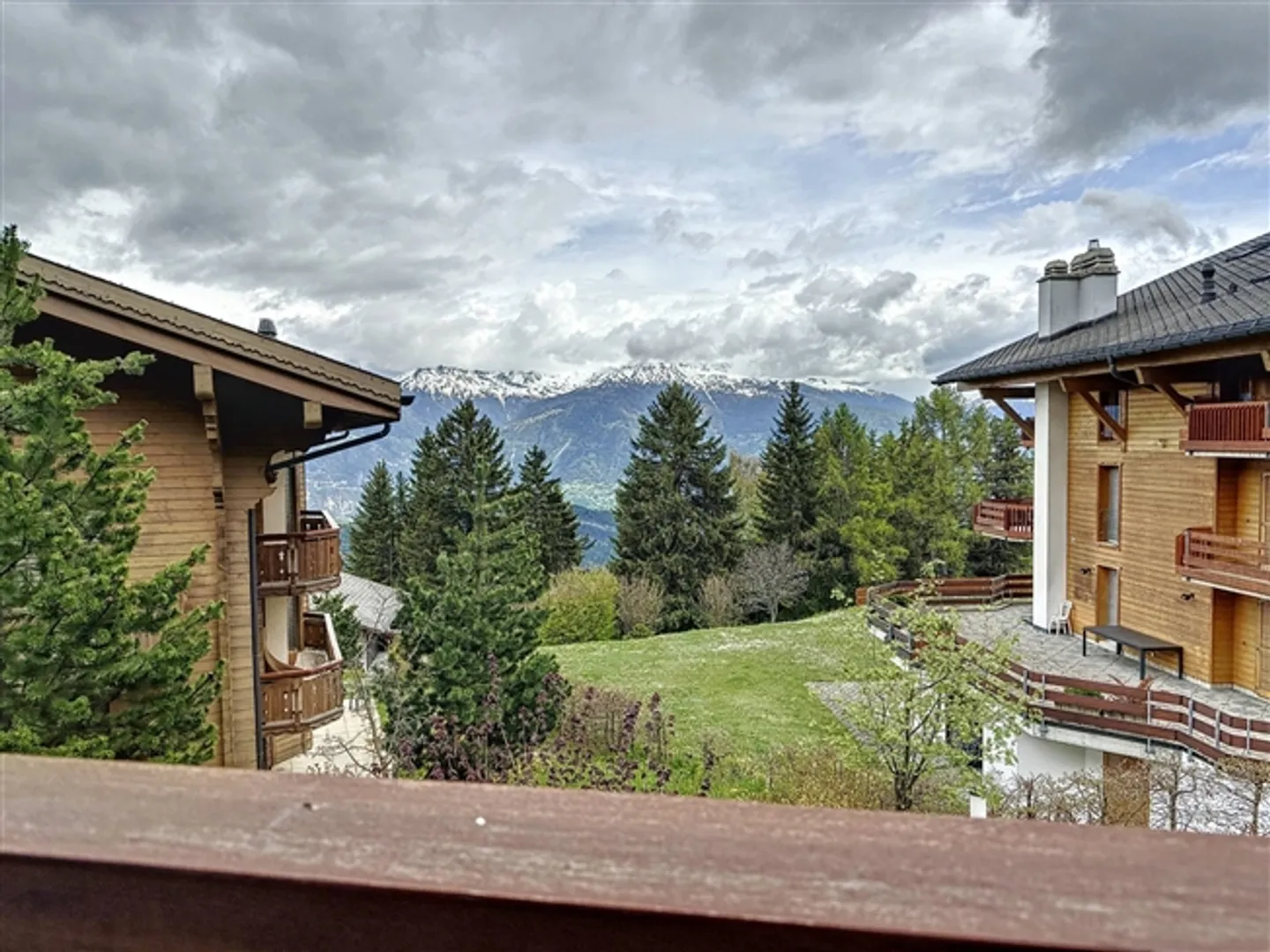 Beautiful chalet near the center of the Anzère resort - Photo 4 of 5
