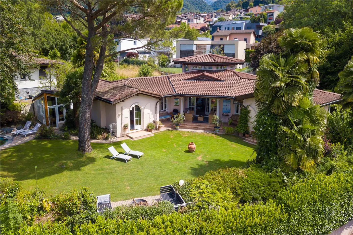 Elegante Villa mit Traumhaftem Blick - Foto 1 von 24