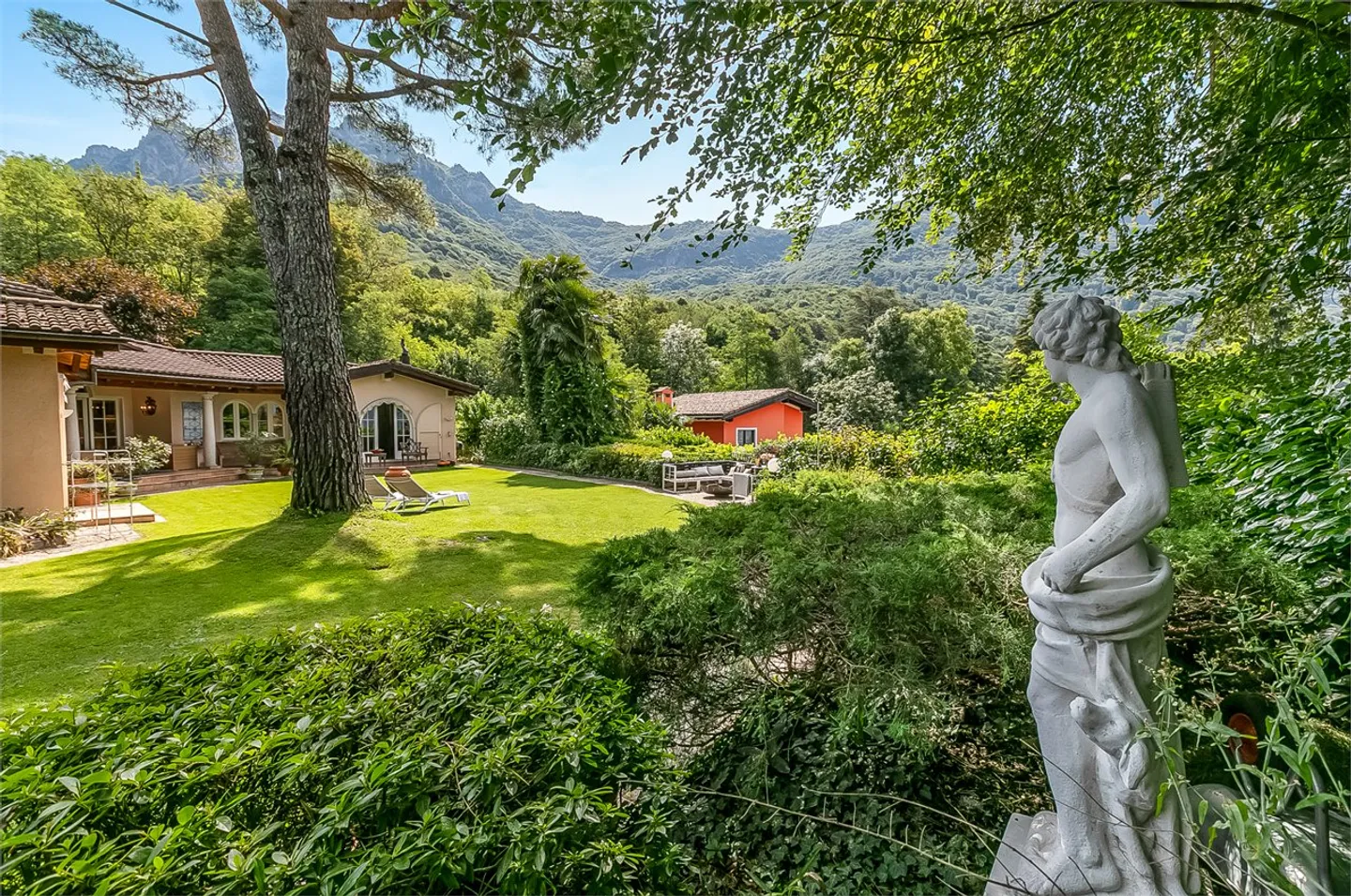 Elegante Villa mit Traumhaftem Blick - Foto 5 von 24