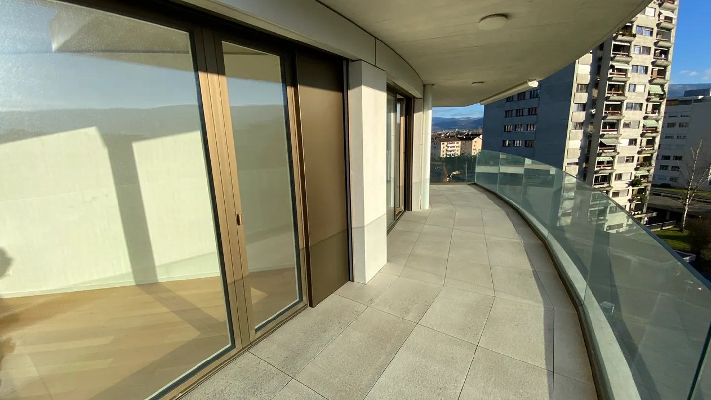 Appartement de 5,5 pièces de haut standing avec ascenseur - Photo 13 sur 30