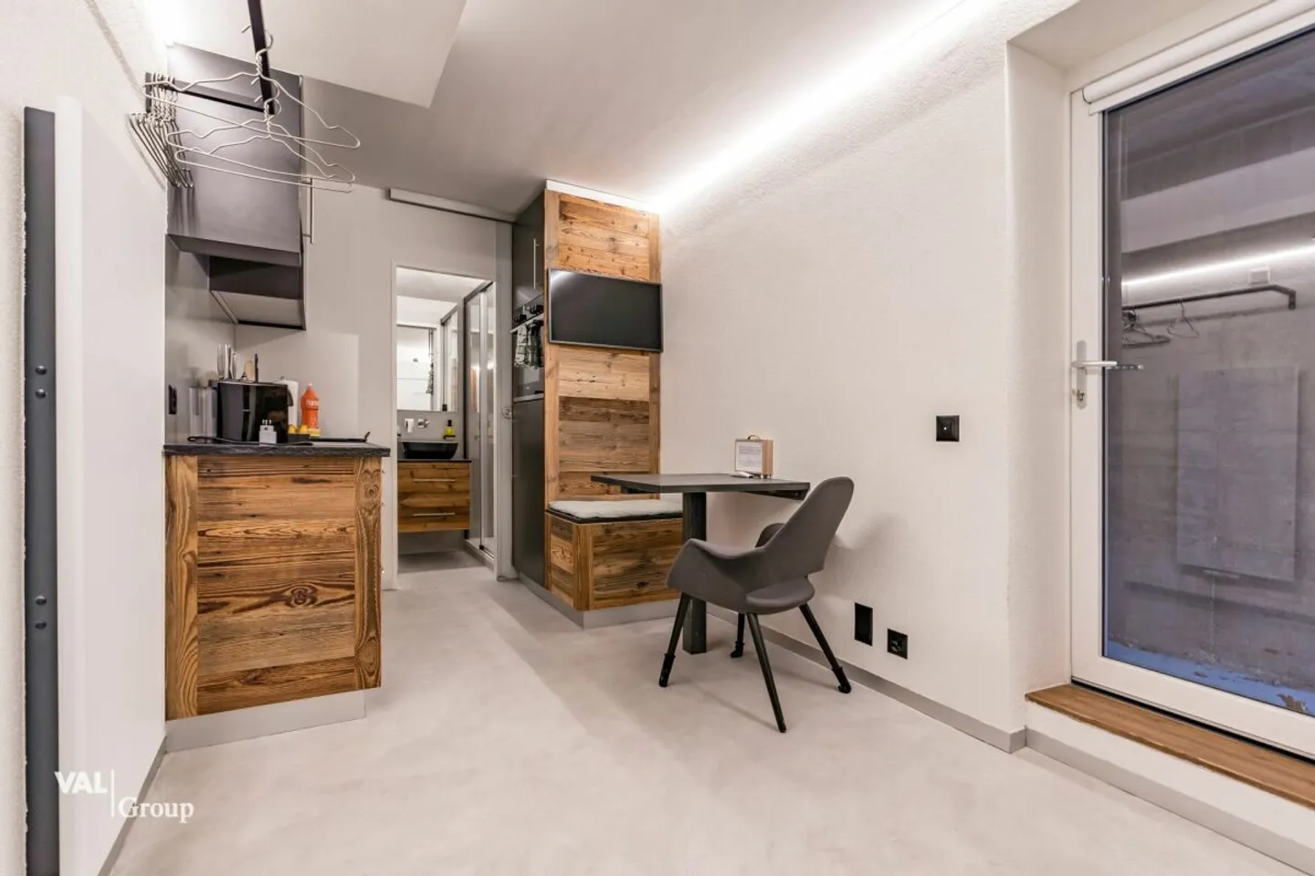 Studio komplett renoviert mit Pool, Sauna, Tennis - Foto 1 von 8