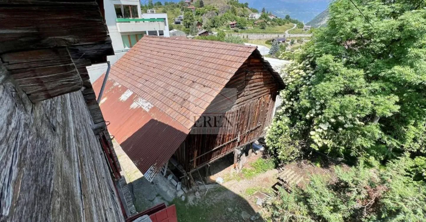 Dorfhaus mit mehreren Wohnungen zu renovieren + Scheune / Schuppen im Herzen des Dorfes (Val d'Hérens) - Foto 6 von 13