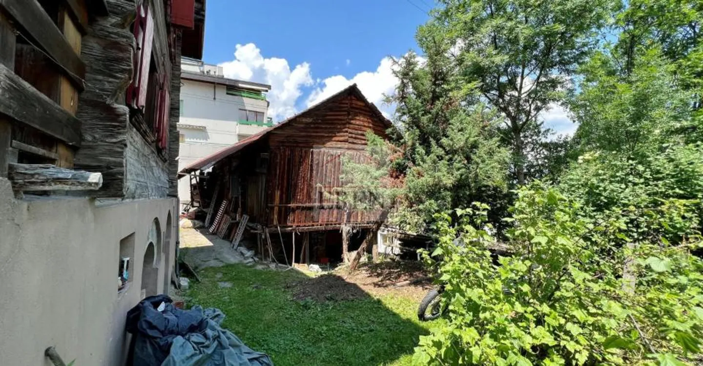 Dorfhaus mit mehreren Wohnungen zu renovieren + Scheune / Schuppen im Herzen des Dorfes (Val d'Hérens) - Foto 7 von 13