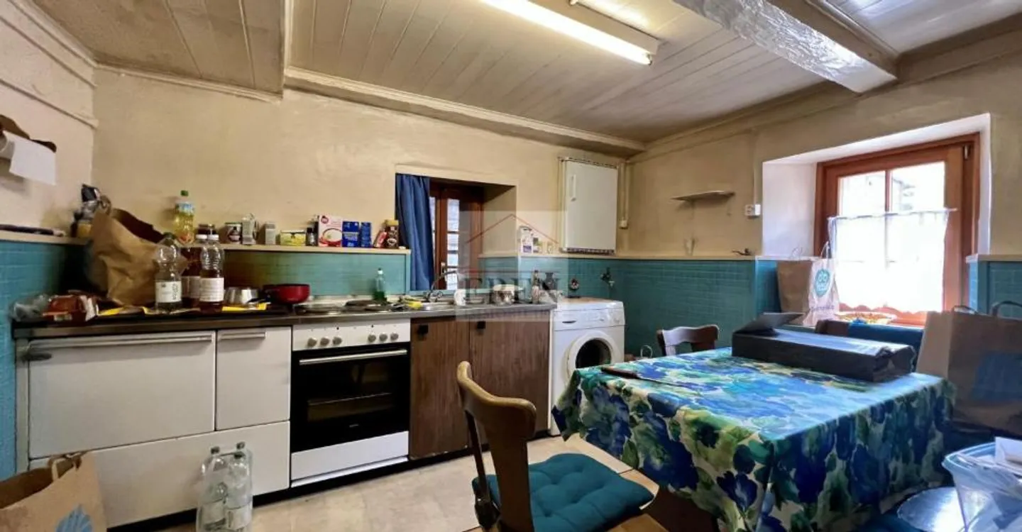 Dorfhaus mit mehreren Wohnungen zu renovieren + Scheune / Schuppen im Herzen des Dorfes (Val d'Hérens) - Foto 9 von 13