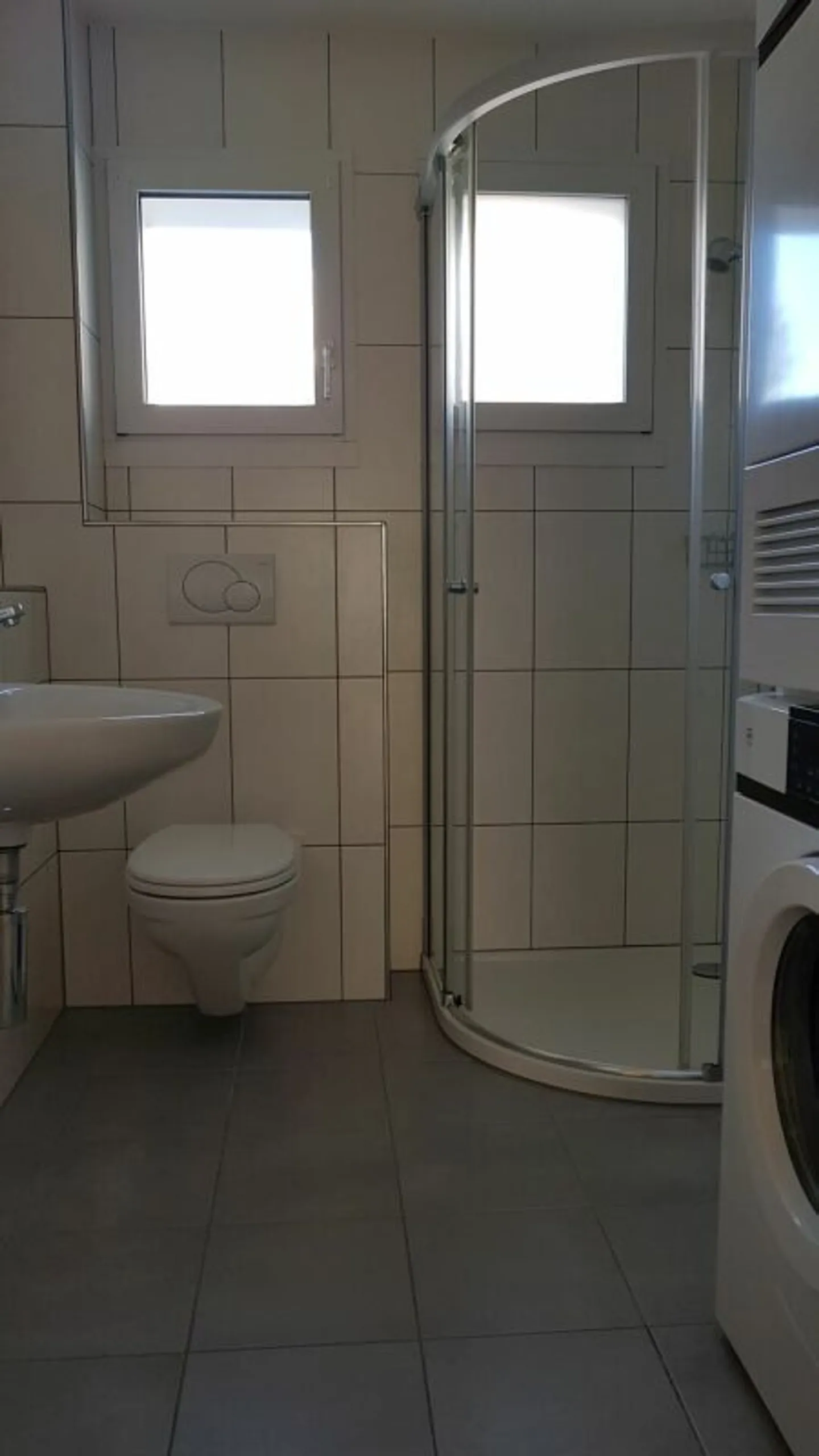 Well-maintained 4-room apartment for rent in a central location - Photo 13 of 15