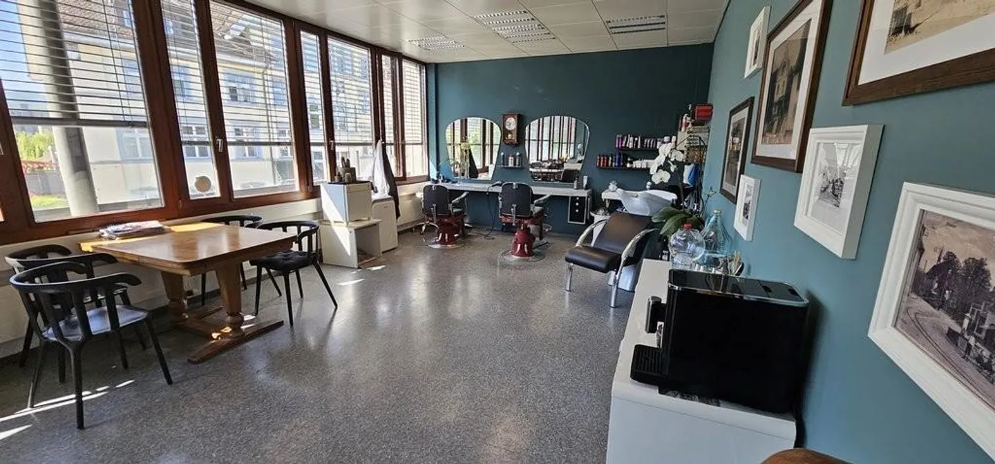 Proprietà commerciale attraente in una posizione centrale - Foto 2 di 4