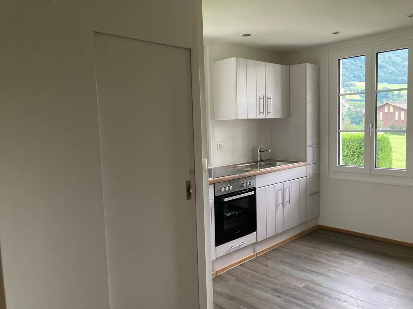 3 Room Apartment - Photo 3 of 5