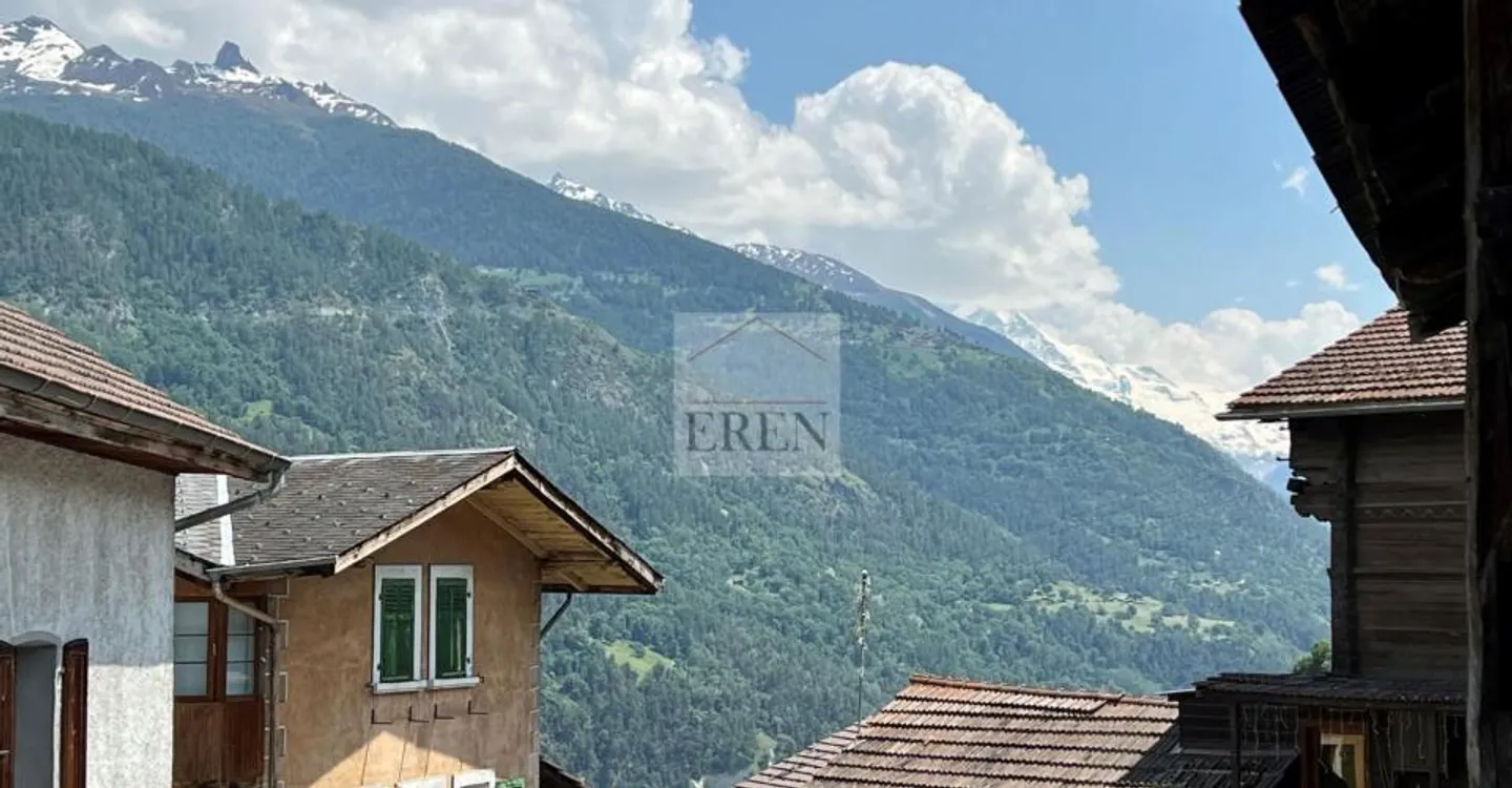 Dorfhaus mit mehreren Wohnungen zu renovieren + Scheune / Schuppen im Herzen des Dorfes (Val d'Hérens) - Foto 11 von 13