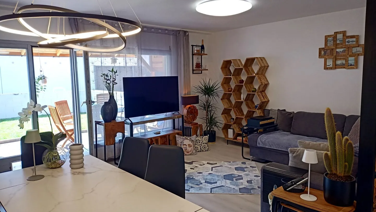 Schöne Reihenhaus-Villa mit 2 Terrassen und Garten - Foto 5 von 18