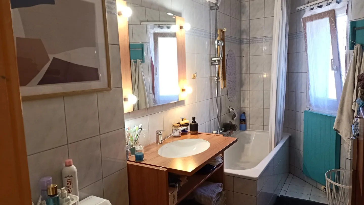 Schöne Reihenhaus-Villa mit 2 Terrassen und Garten - Foto 15 von 18