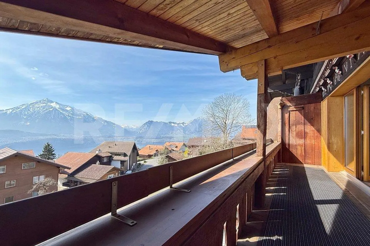 Un bijou avec vue sur le lac et la montagne - Photo 5 sur 13