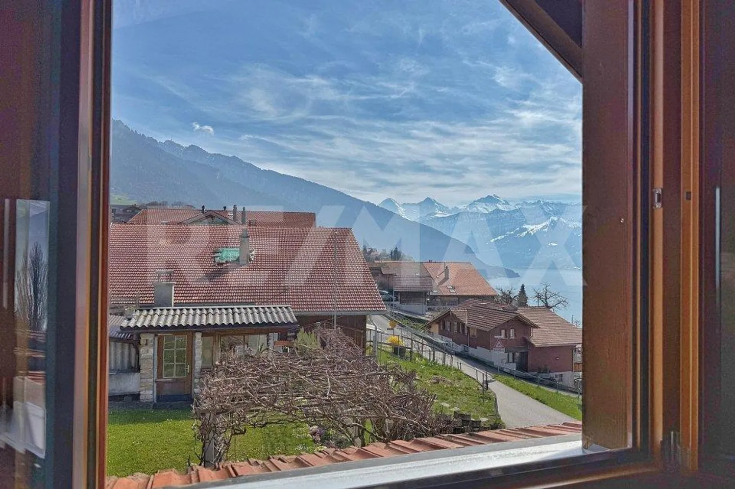 Un bijou avec vue sur le lac et la montagne - Photo 9 sur 13