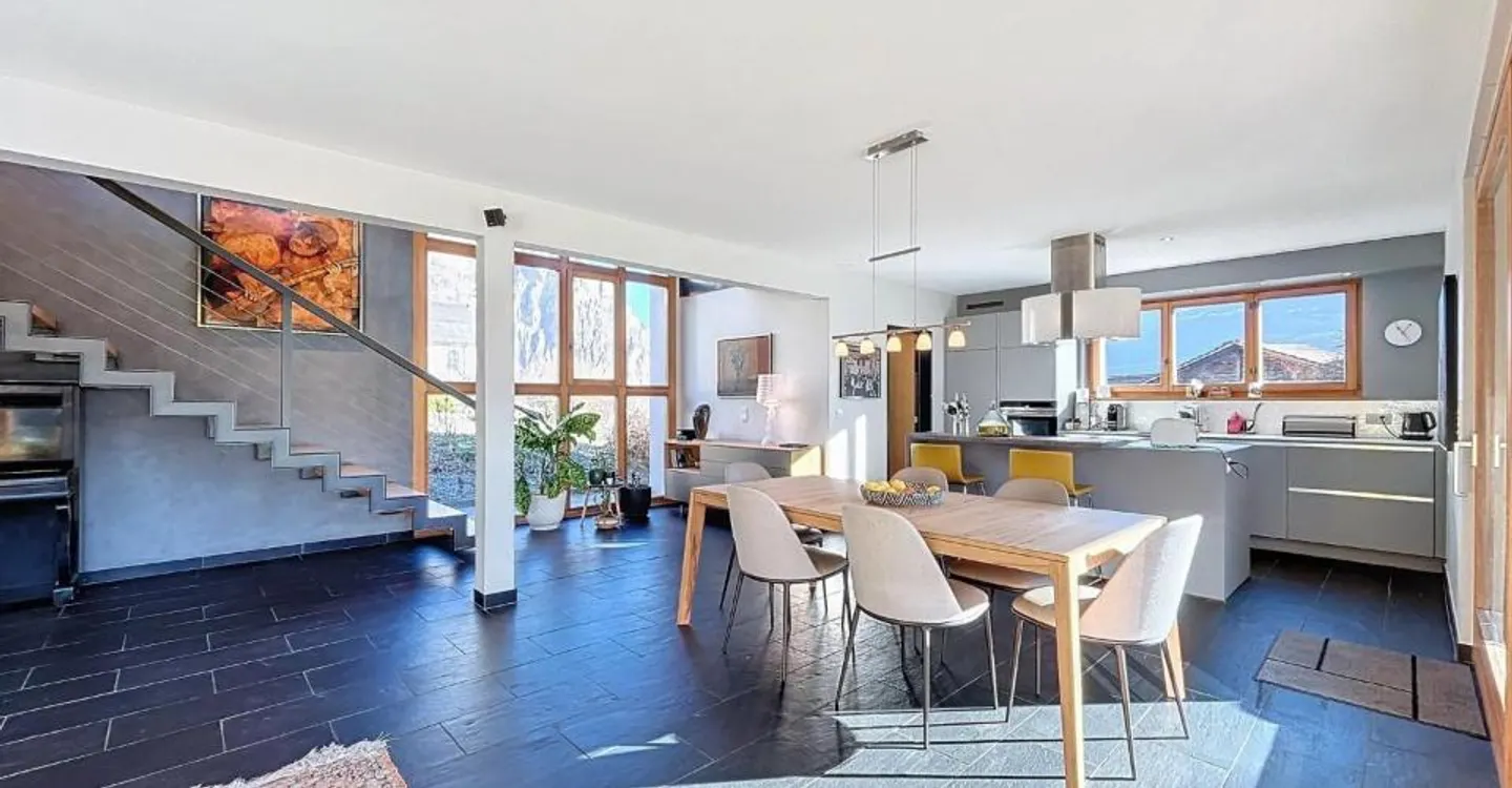 Splendida villa d'architetto in posizione tranquilla - Foto 3 di 11
