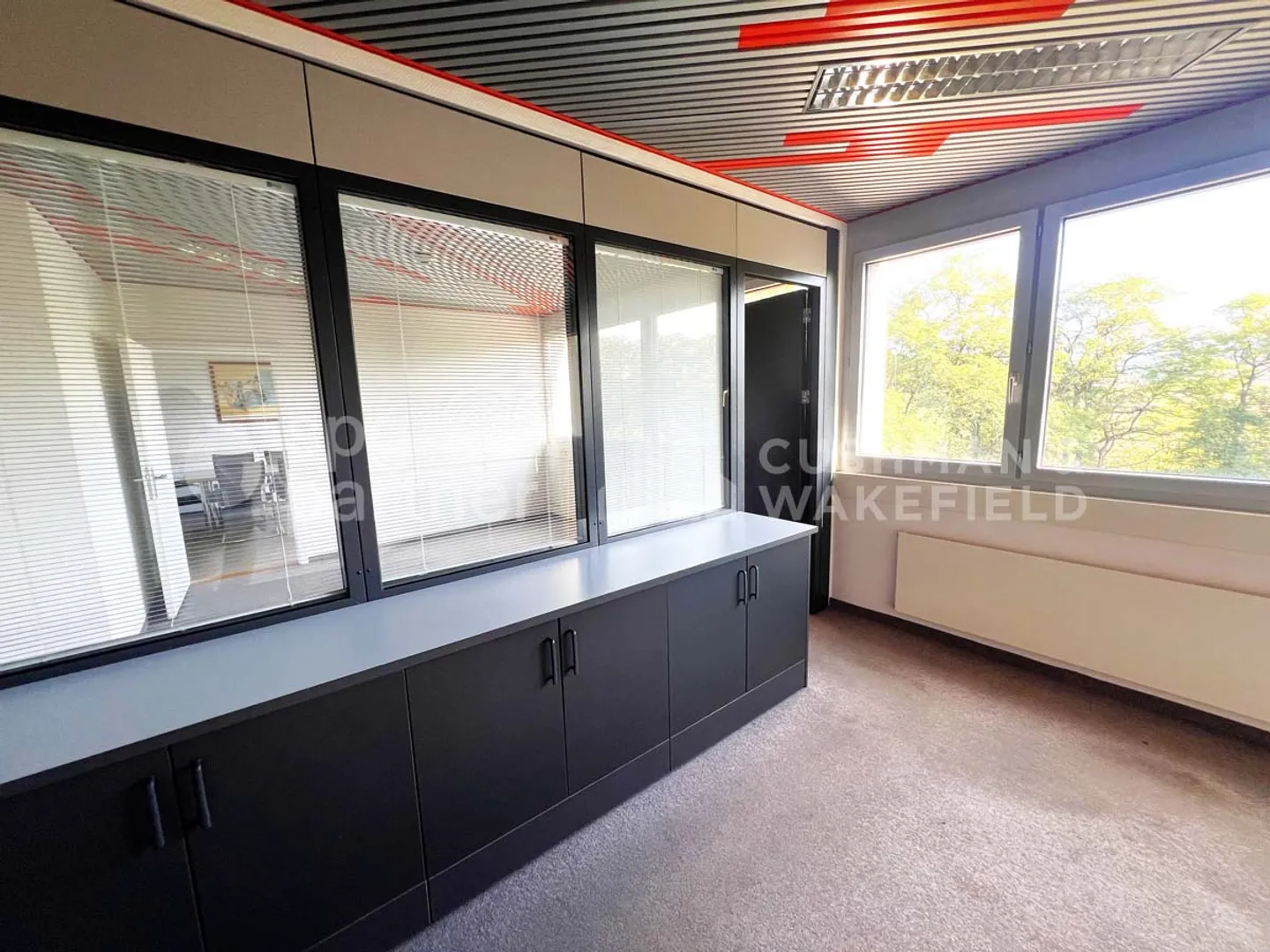 Uffici luminosi e funzionali disponibili per affitto o acquisto - Foto 3 di 9