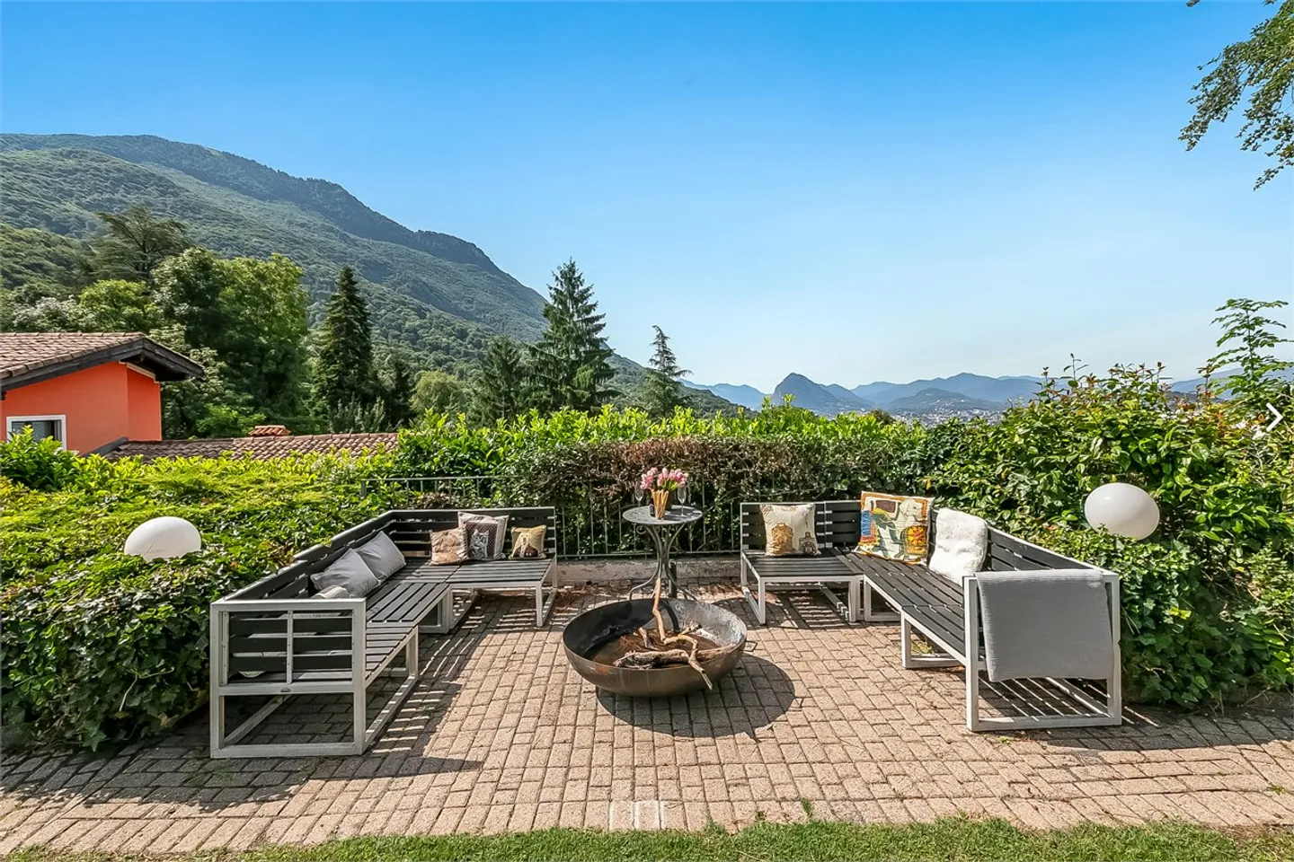 Elegante Villa mit Traumhaftem Blick - Foto 6 von 24