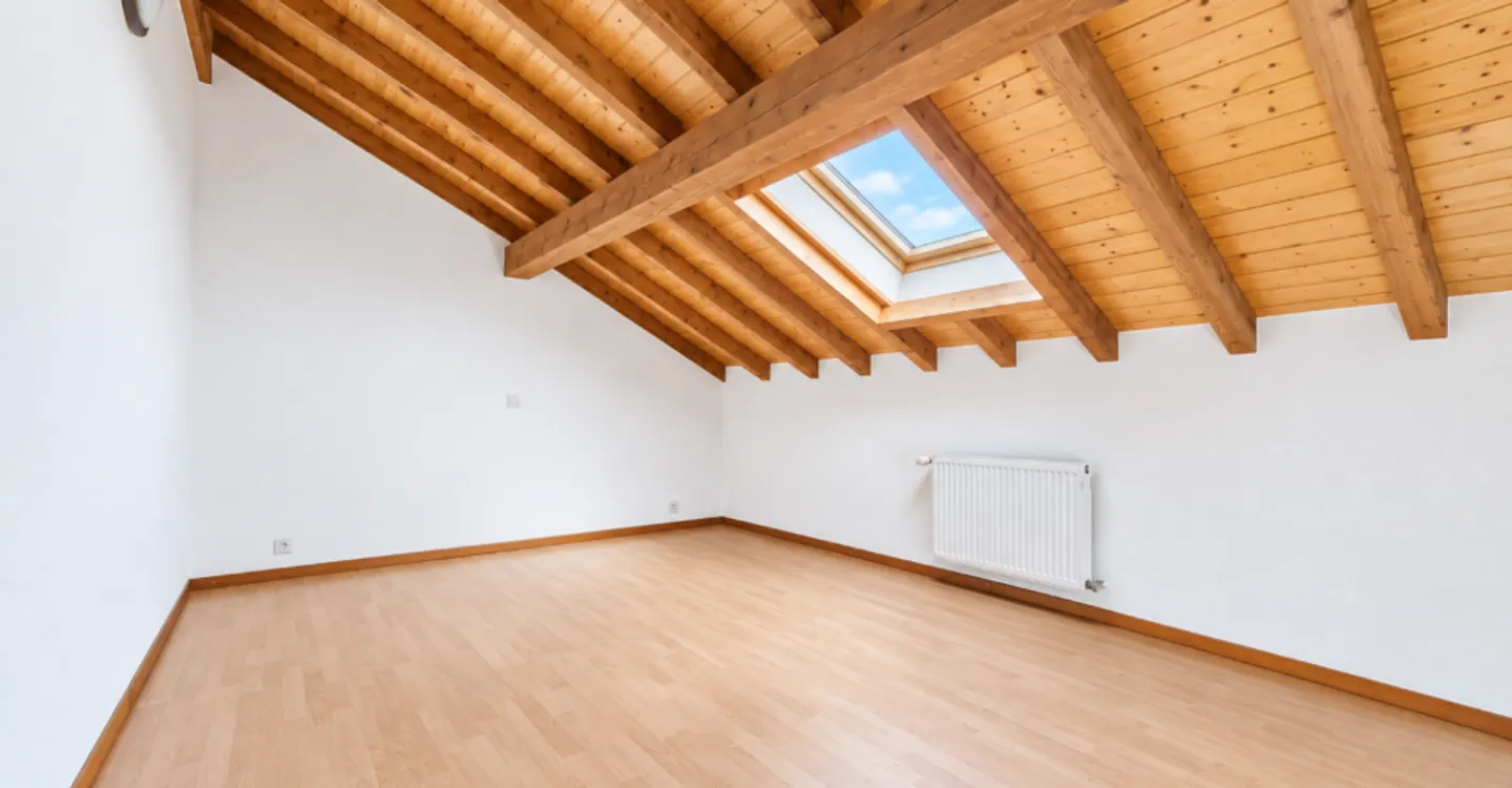 Appartamento duplex di 5 locali 1-2 con balcone e posti auto esterni - Foto 5 di 9