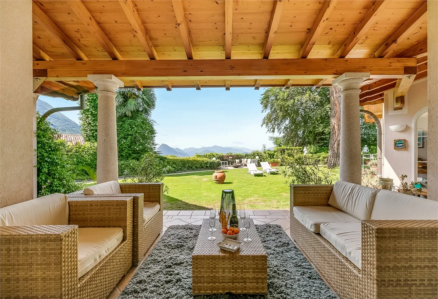 Elegante Villa mit Traumhaftem Blick - Foto 10 von 24