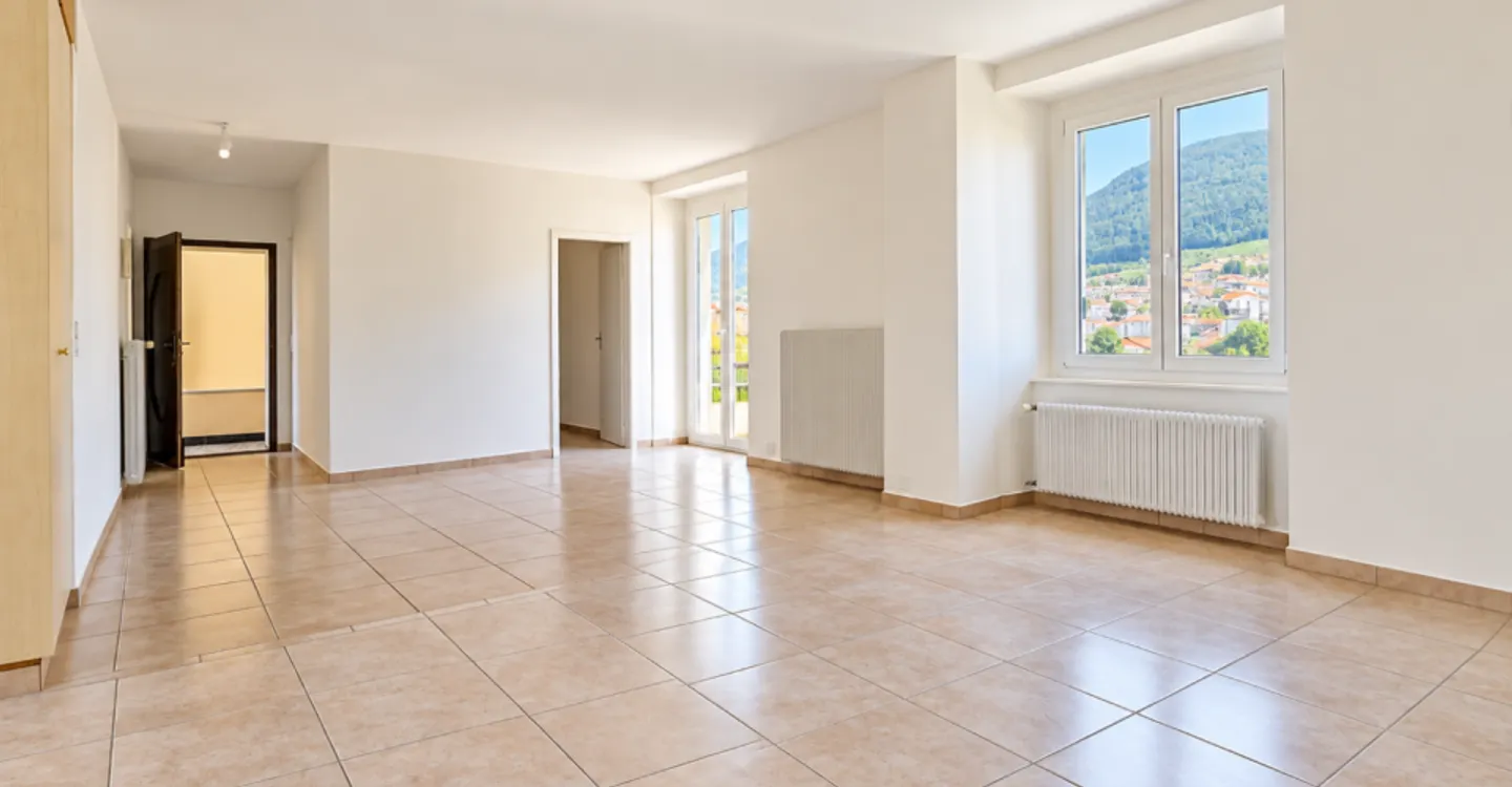 Appartamento duplex di 5 locali 1-2 con balcone e posti auto esterni - Foto 2 di 9