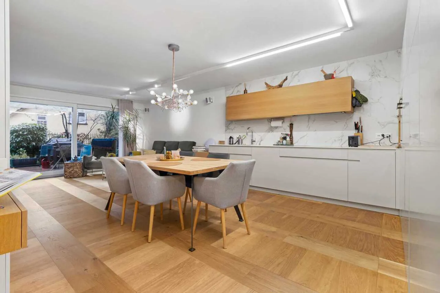 Appartement luxueux de 3,5 pièces dans un emplacement privilégié - Photo 3 sur 12