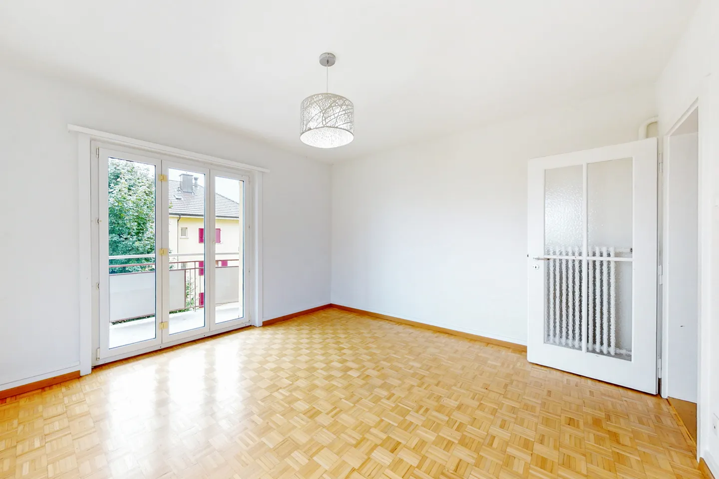 Your accommodation in Neuchâtel - Photo 1 of 13